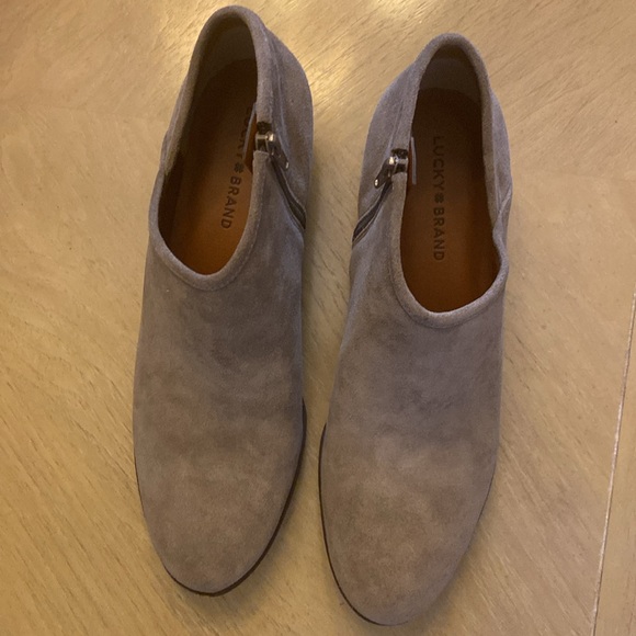 Lucky Brand Brekke Bootie in Brindle Oiled Suede. New in box - Picture 6 of 6